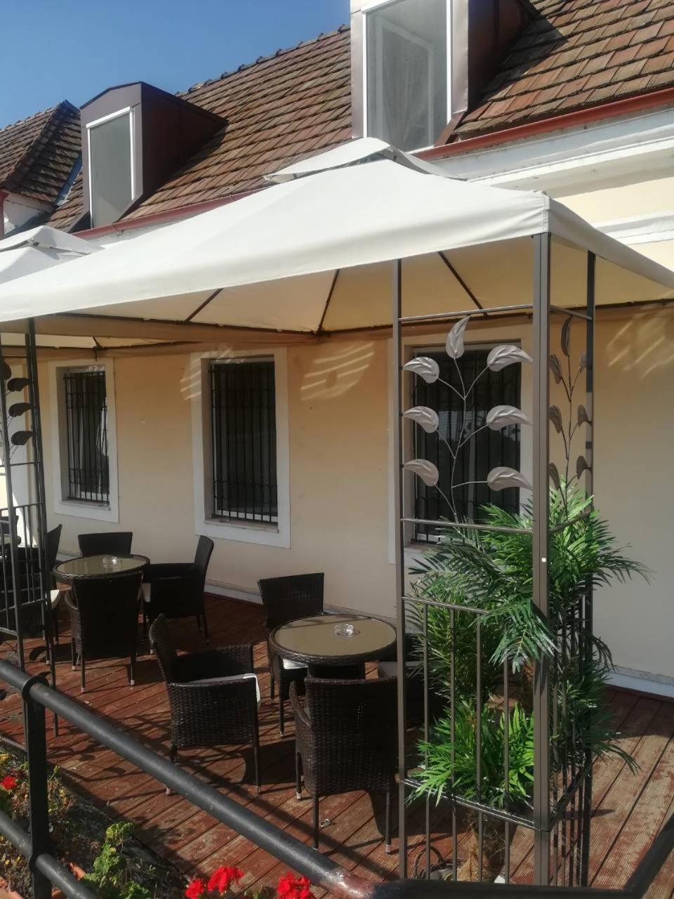 Centrum Panzio Szentendre Exterior foto